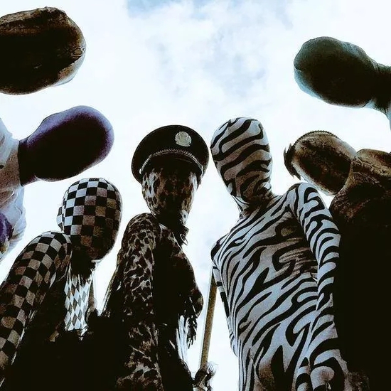 �ձ����д�����ȫ�����������Ͻ�ͷ,�е�������~