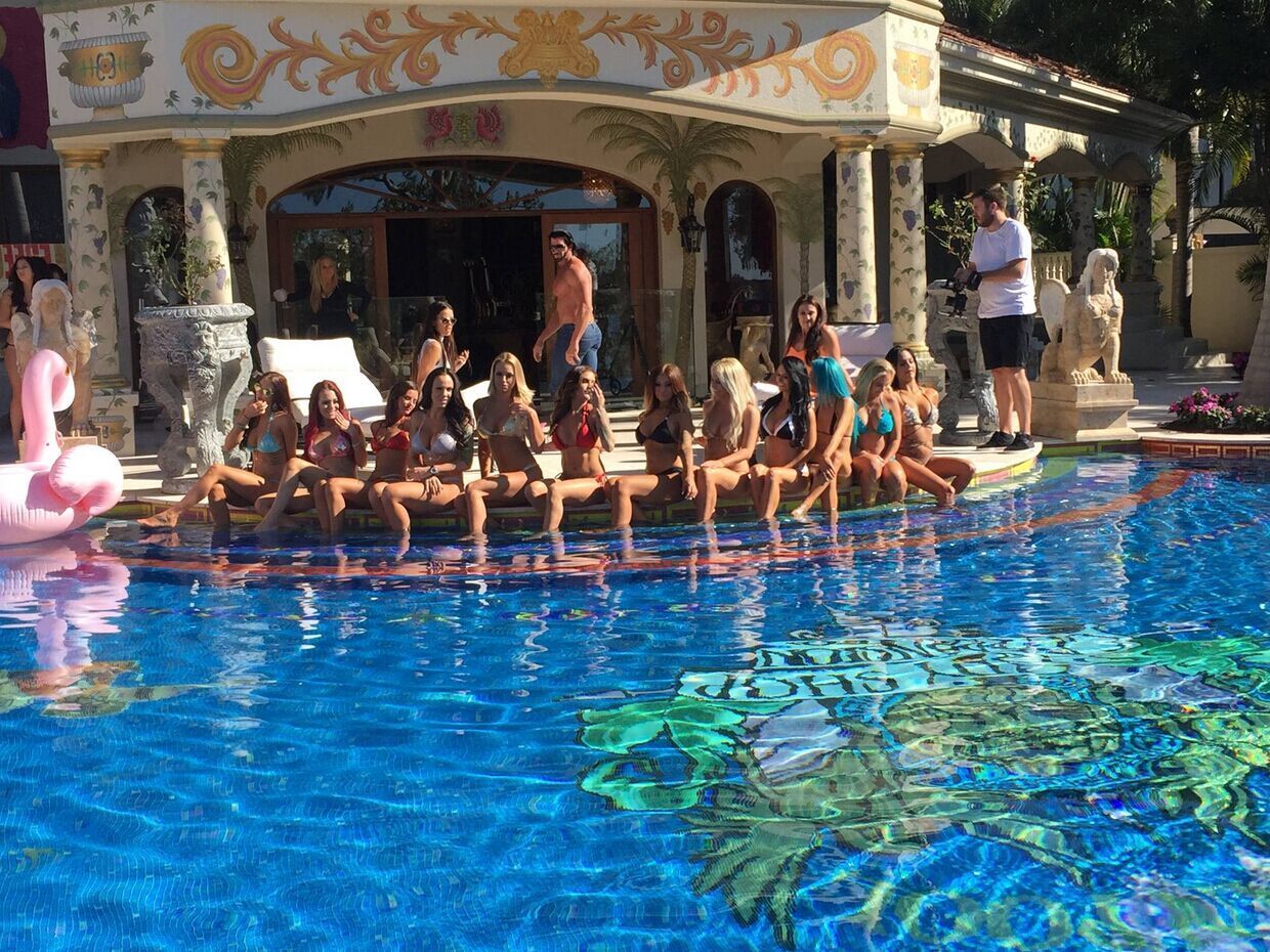 ����������Ա�������ɶ� ��������ӵ��λ��Ů