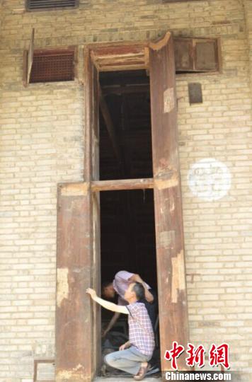 ������Ա�򿪲��ŷ��������߰�ʮ�����ֽ�� ��ѩ֥ ��