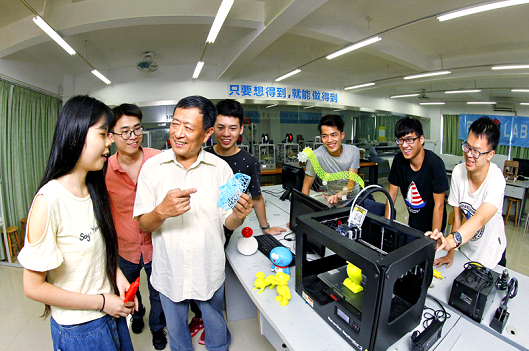 中山大学新华学院为社会培养高素质复合应用型人才 中山大学新华学院为社会培养高素质复合应用型人才