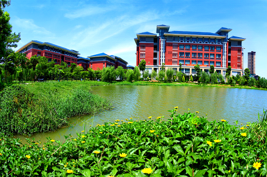 中山大学新华学院为社会培养高素质复合应用型人才 中山大学新华学院为社会培养高素质复合应用型人才