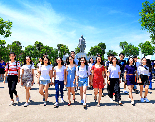 中山大学新华学院为社会培养高素质复合应用型人才 中山大学新华学院为社会培养高素质复合应用型人才