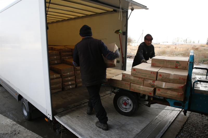 �������귢չ���й����Ϲ���ʵҵ���ųｨ�ļ�����˹˹̹������֮�ǡ�ũҵ��ҵ�����������ƵĻ�����ʩ�������Ĳ�ҵ�������Լ���ɫ��̬����Ӫ�����Ϊ����ũҵ��ҵ�����ĵ䷶��2016��8�£��й����񲿺Ͳ������϶���Ϊ���Ҽ����⾭��ó�׺��������ݵ���Ʒ�ǡ�����֮�ǡ�������Ŀǰ�ĺ���ҵ���ڱ�ʲ���˼�������ũ��Ʒ�����г���������֮�ǡ��������Ʒ��ռ�г��ݶ�һ�����ҡ�������֮�ǡ��ѱ������϶�Ϊ��һ�ҹ�ģ����ֳ�ӹ���ҵ��2011����Ϲ��ѿ�ʼͶ�ʿ���λ�ڼ�����˹˹̹������������˹������ķ�����ҵ԰�������ˡ�����֮�ǡ�ũҵ��ҵ����������չ��ֲ����ֳ�����׼ӹ���ʳƷ��ӹ��Ȳ�ҵ���Բ�ҵһ�廯��չ��Ϊ������ҵ�ṩ���⼯Ⱥʽ��չƽ̨Ϊ��ּ�������ڽ��й滮���衣Ŀǰ����8���й���ҵ��פ�������������������ֳ�����ס��ӹ������۵�һ����Ŀ���衣��һ�����������ƻ���һ�����ƺͿ���ţ�����������ߡ�ʳƷ��ӹ������ߡ�ӡˢ��װ�����������ȣ�������������ҵ��פ��10��27�գ�������֮�ǡ�ũҵ��ҵ����������������Ա����װ�õ��⼦װ��׼�����������г��ͳ��С�