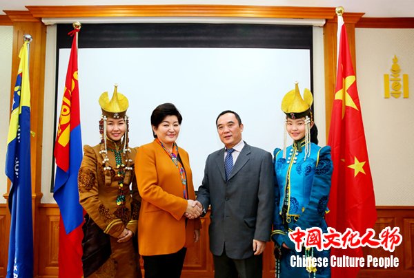 中山大学新华学院“一带一路”文化交流捐赠助学 中山大学新华学院“一带一路”文化交流捐赠助学