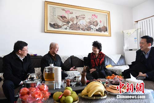 �й���������Ժ����칫��������Ԯƽ�ڸ���ʡ��ʡ���ĺ���(��һ)�͸���ʡ����������������۰İ칫����������ϲ(��һ)��ͬ�¿���57��Ĺ���Ҷ����  ������ ��