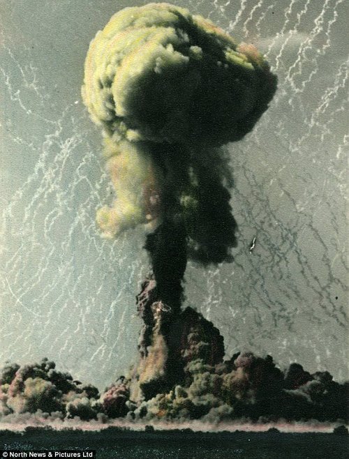 Ӣ��������50����ڰĴ����Ǻ�������Ƭ�ع⣨��ͼ��