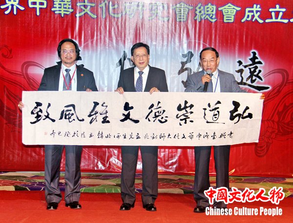 韩玉臣:坚定文化自信_倾情描绘雪域高原 韩玉臣:坚定文化自信_倾情描绘雪域高原