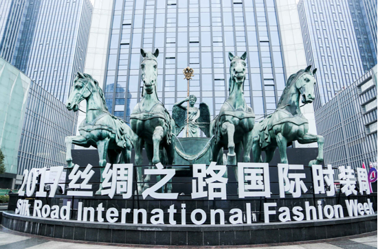 ˿��֮·����ʱװ���𺳿�Ļ��ʱ�н������º�ĸ