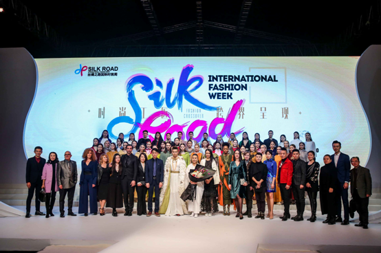 ˿��֮·����ʱװ���𺳿�Ļ��ʱ�н������º�ĸ