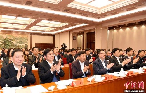 1��23�գ�ȫ���Ȱ����λ����ڱ����ٿ�����ʡ����������ֱϽ�������������½�����������������Ÿ����ˣ���ʡ�����С�ʡ����м������ص����������������Ҫ�����˵�Լ200�˳�ϯ���顣<a target='_blank' href='http://www.chinanews.com/'>������</a>���� ���� ��