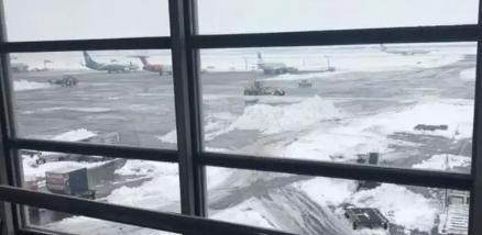 ▲大雪中的德黑兰机场(图片来自网络) ▲大雪中的德黑兰机场(图片来自网络)