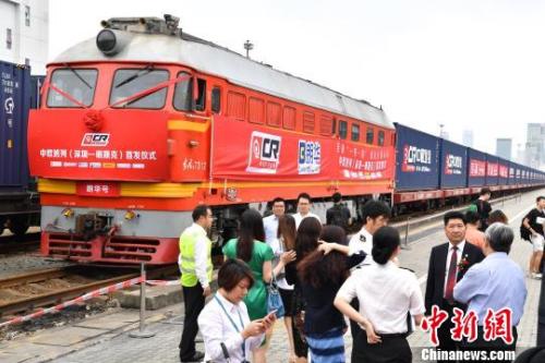 资料图:中欧班列 陈文 摄 资料图:中欧班列 陈文 摄