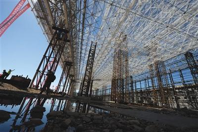 ���������ȫ���״��ġ�W��б��ܡ��ݸǽṹ��ϵ������޶Ƚ�Լ�ø�����ѹ���ݸǸ߶ȣ�ʹ��1�Ż����Ϊȫ������һָ�ġ����͵Ϳ��򳬴��Ȼ��⡱�� �¾������� �⽭ ��