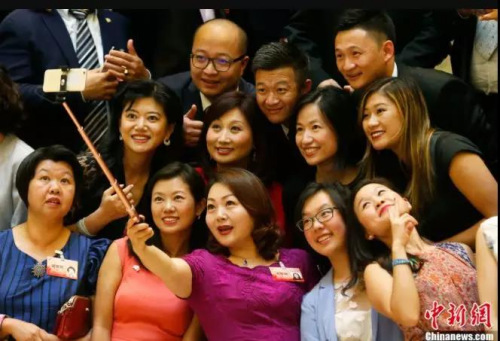 ����ʮһ�����绪��ܳ����껪���С��ڱ�����Ļ������ܳ���������������<a target='_blank' href='http://www.chinanews.com/'>������</a>���� ������ ��