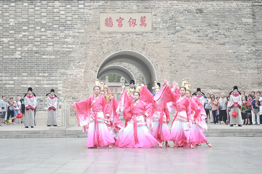 中央外宣媒体及海外华文寻智慧之源_儒文化之根济宁行 中央外宣媒体及海外华文寻智慧之源_儒文化之根济宁行