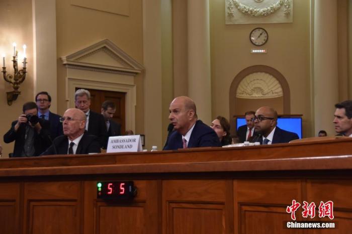 �������������͵�һ�߲�Ϊ��ݵǻ������ڹ�Ա�Ӵ�