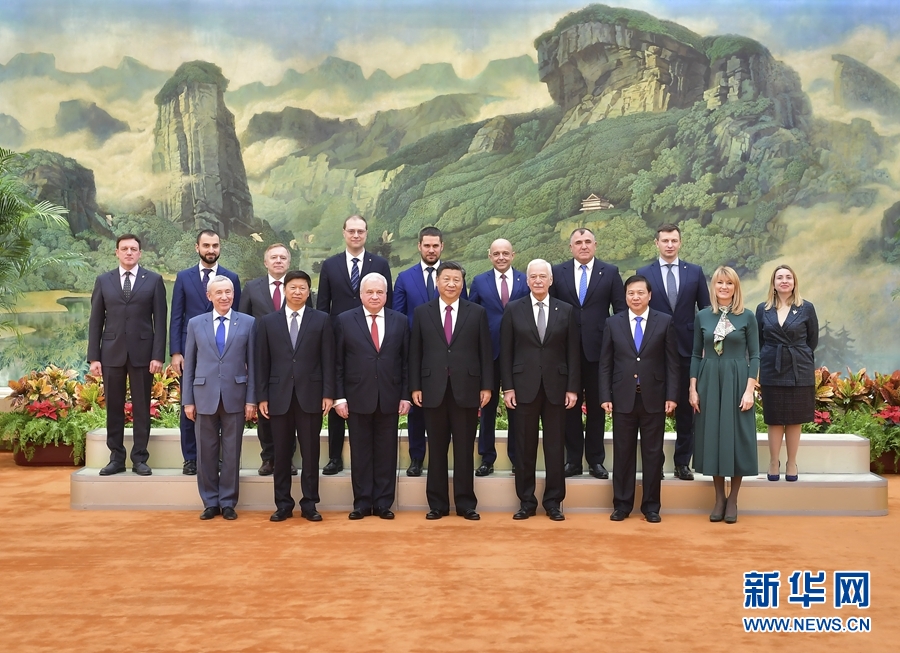 ϰ��ƽ���ͳһ����˹��������