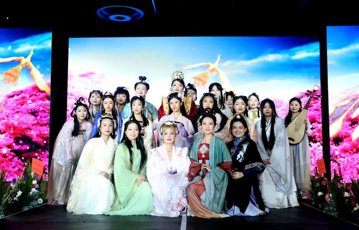 ȫ���޻��˸�Ů�����ܻ�¡�ؾٰ���߽������»��ְ����