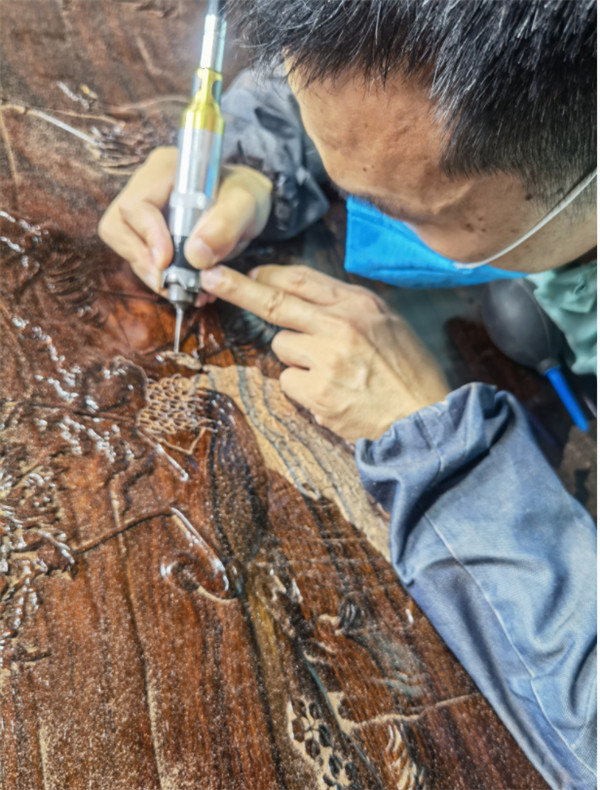 �����ǣ����ĳ�׳־_�ǻ�ҫ���캣��