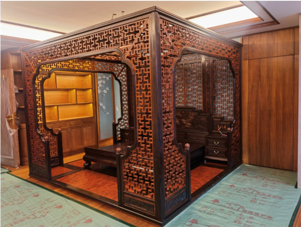 �����ǣ����ĳ�׳־_�ǻ�ҫ���캣��