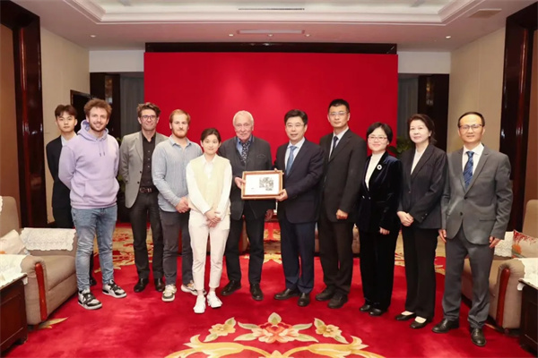 法国媒体代表团访问杭州,共探深化交流合作新机遇 法国媒体代表团访问杭州,共探深化交流合作新机遇